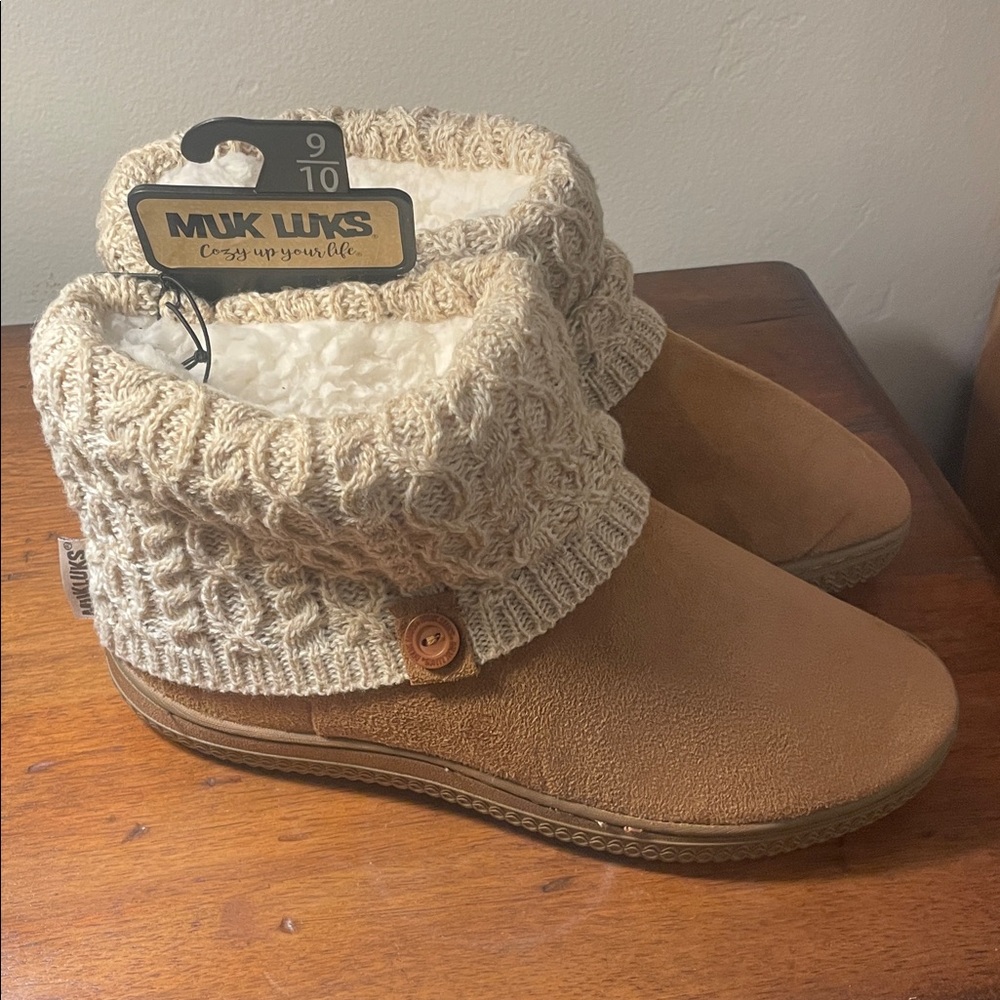 Muk Luks Brown and Cream Knit Cuff Slippers 9/10